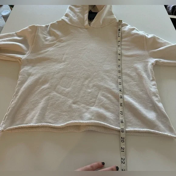 perfectwhitetee Kokomo Beach Raw Hem Cut Off Crop Hoodie Ivory Cotton S - Picture 4 of 7